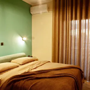https://designer-apartments-close-to-the-center-free-parking.hotelschalkidiki.net